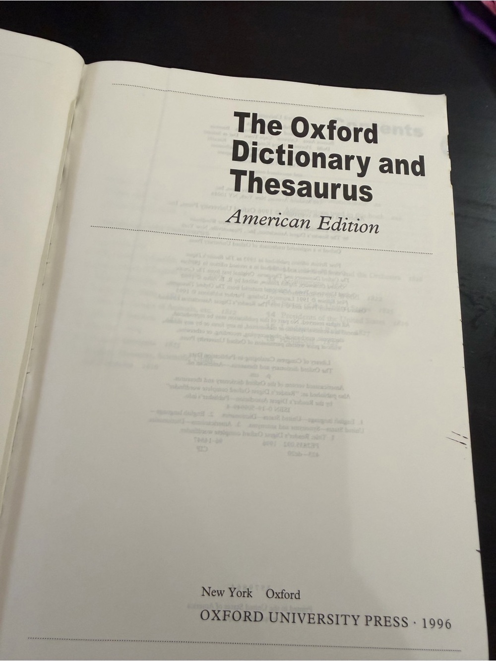 Oxford Dictionary and Thesaurus - White Edition -